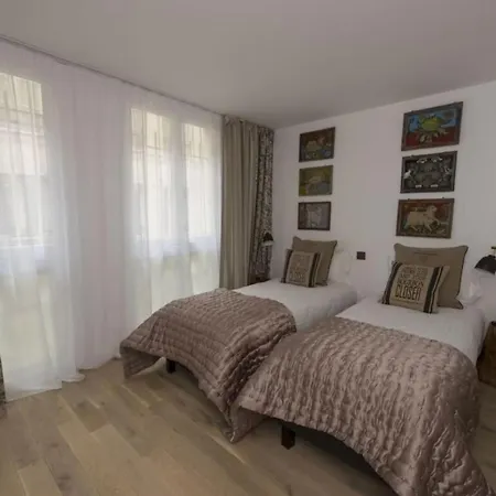 Boutique Castle View Apartment. *