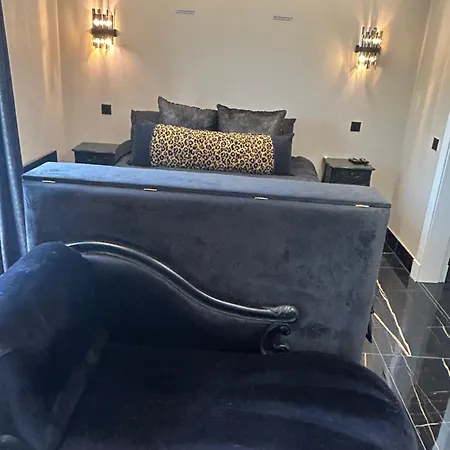 Riversdale House Next To Murrayfield Stadium