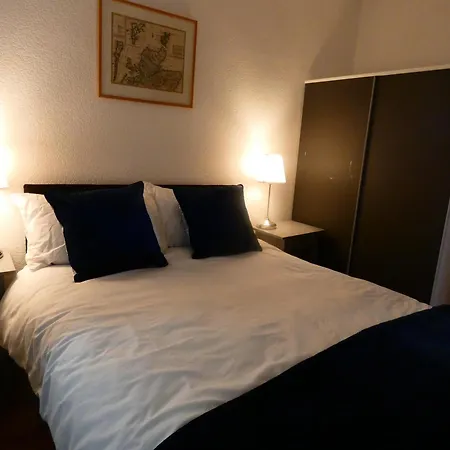 Apartment 2-bed Flat In *