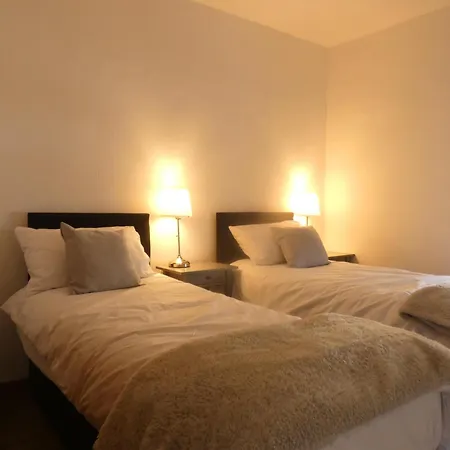 2-bed Flat In Edinburgh