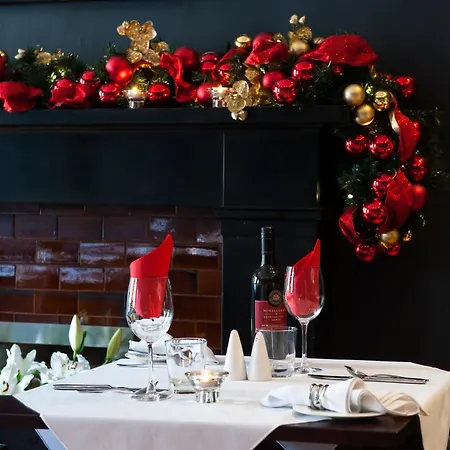 No11 Boutique & Brasserie