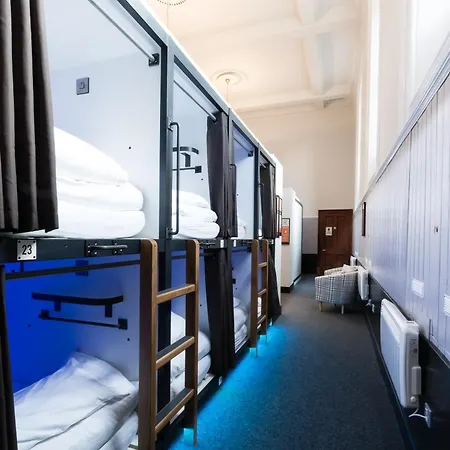 Hostel Code Pod - The Court - *