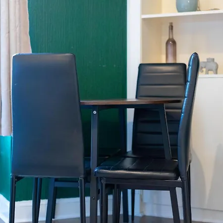 The Eden Apartment, Center Edimburgo