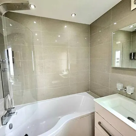 Apartment 3 Bed House With 6 Beds By Sensational Edinburgh