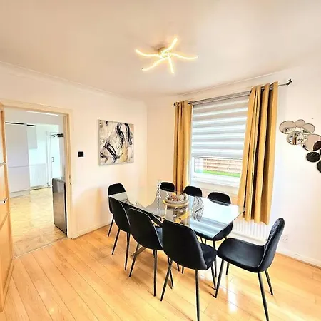 Appartement 3 Bed House With 6 Beds By Sensational