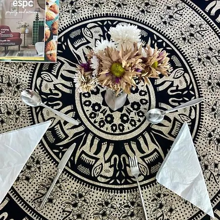 Edinburghs Arthurs Seat View *