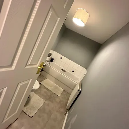 Bnb Bed N Breakfast Apartment *