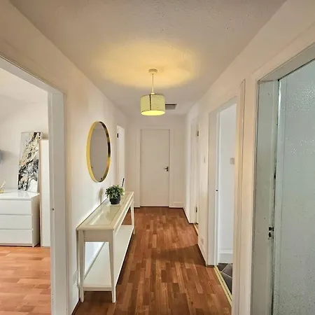 Apartment Sensational At South Bridge Edinburgh