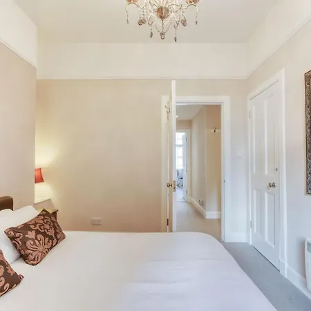 West Port - 2br In The Heart Of The Old Town Just Off The Grassmarket Apartment *