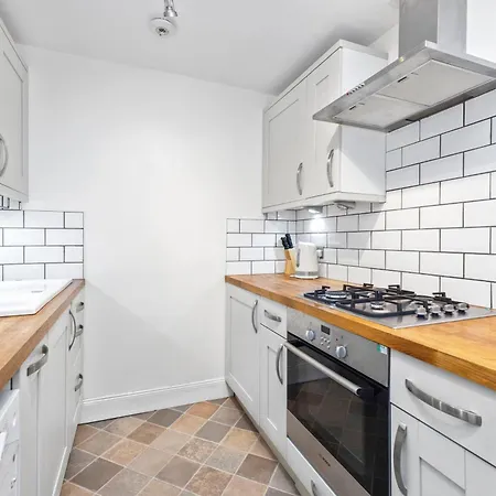 Joivy Modern Flat In City Centre - For Up To 3 Guests *