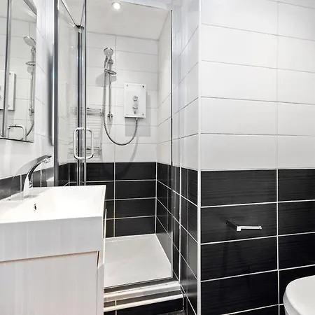 Joivy Modern Flat In City Centre - For Up To 3 Guests شقة إدنبرة