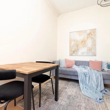 Joivy Modern Flat In City Centre - For Up To 3 Guests