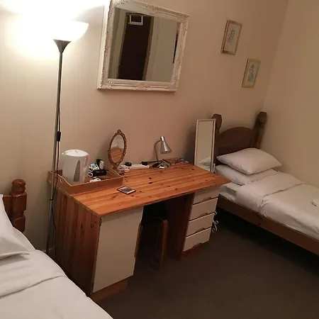 Moat Place Homestay Rum i privatbostad *