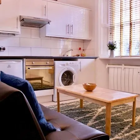 Appartamento Unique Two Bed Main Door Flat At The Meadows
