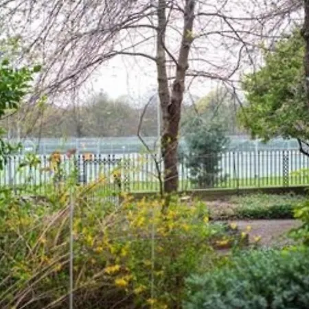 Unique Two Bed Main Door Flat At The Meadows Edimburgo