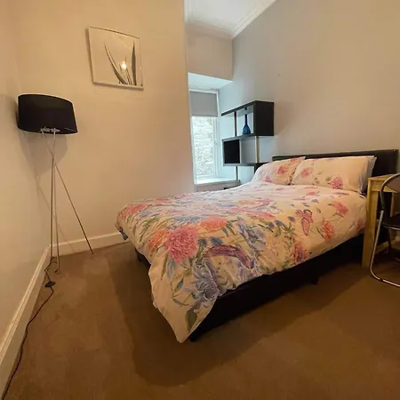 Unique Two Bed Main Door Flat At The Meadows * Edinburgh