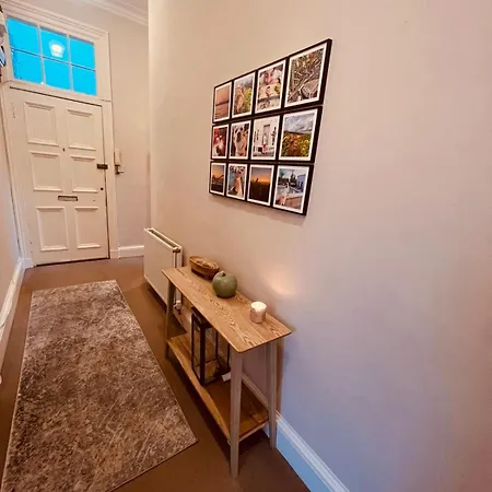 Stunning Period 3 Bed Flat In Sought After Area * Edynburg