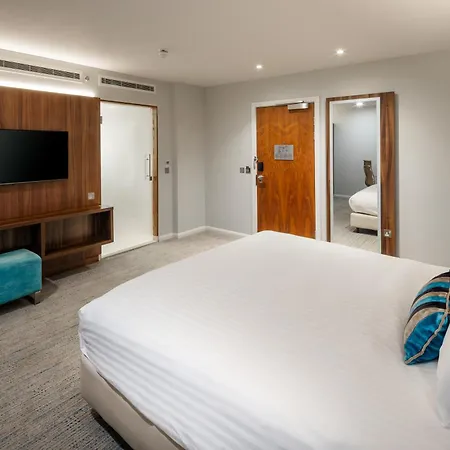 Courtyard By Marriott Hotel