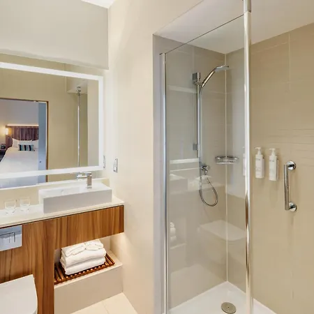 Courtyard By Marriott Отель