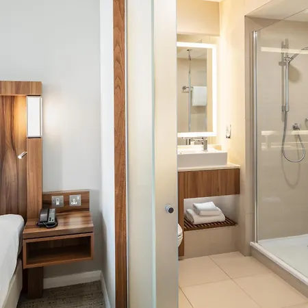 Отель Courtyard By Marriott Эдинбург