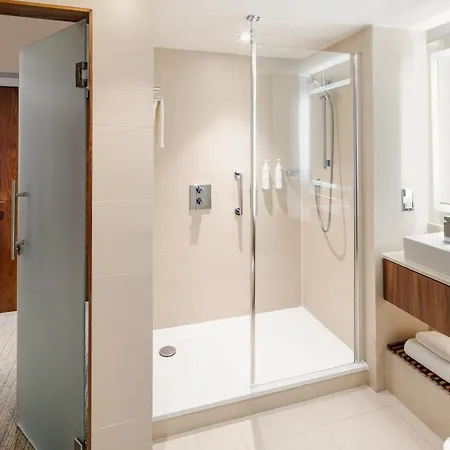 Отель Courtyard By Marriott