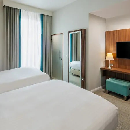Courtyard By Marriott מלון 4*