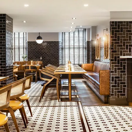 Courtyard By Marriott 4* Edynburg