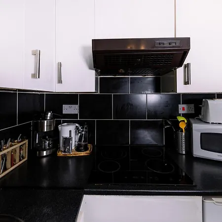 아파트 Cozy Centre 2 Bedroom By The Meadows! 5