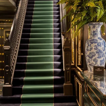 100 Princes Street Отель 5*