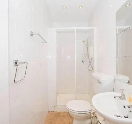Five Bed Large Appartamento