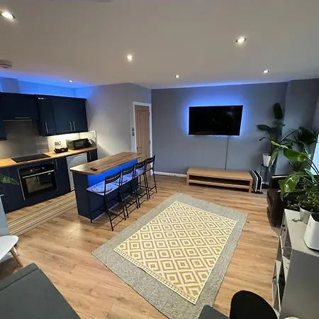 Sunshine On Leith. The River View Apartment!