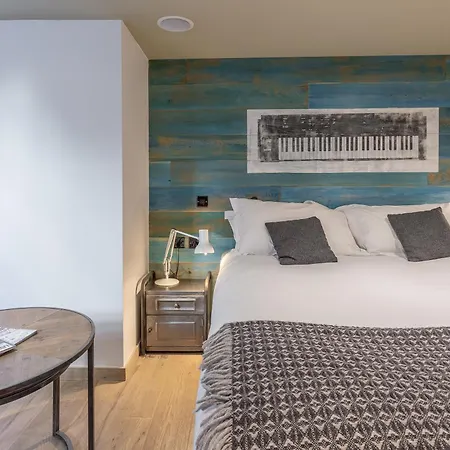 Stay Central Hotel 3*