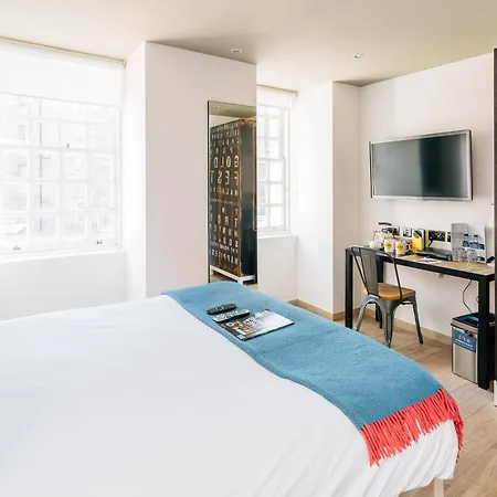 Stay Central Hotel Hotel 3*