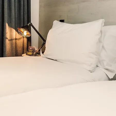 Stay Central Hotel