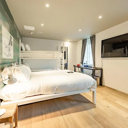 Stay Central Hotel Hotel 3*