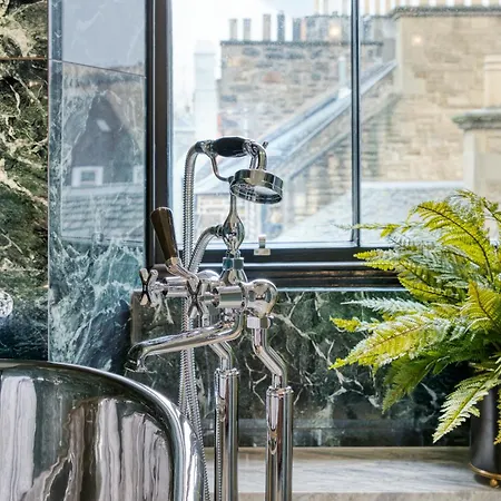 Отель 100 Princes Street Эдинбург