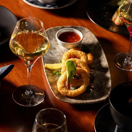 爱丁堡方泰布里奇moxy酒店