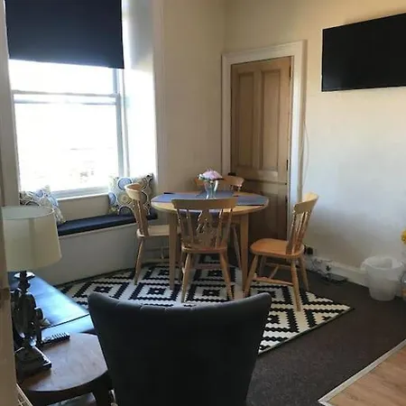 3 Bedrooms For Upto 6 * Edinburgh