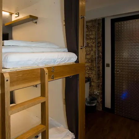 Code Pod - The Loft - Hostel Edinburgh
