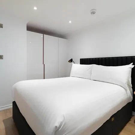 Premier Fountain Court *