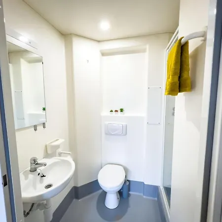 Modern At Panmure Court In For Students Only *
