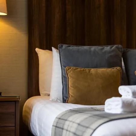 فندق 28 York Place 3*