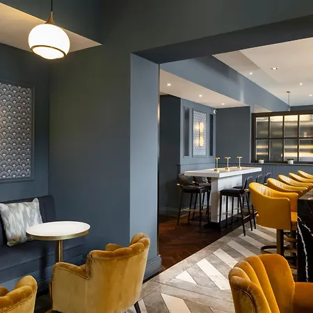 Courtyard By Marriott Hotel