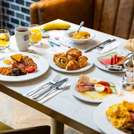 Courtyard By Marriott Hotel 4*
