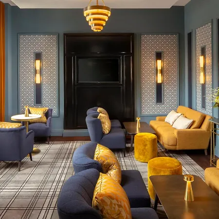 Courtyard By Marriott Hotel
