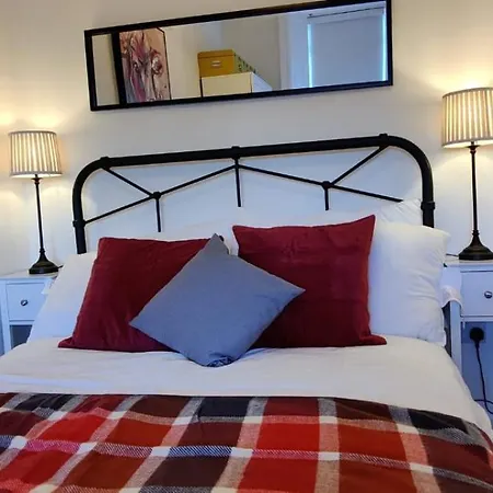Meadowbank 3-bed Edinburgh