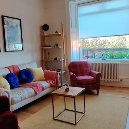 Apartment Meadowbank 3-bed