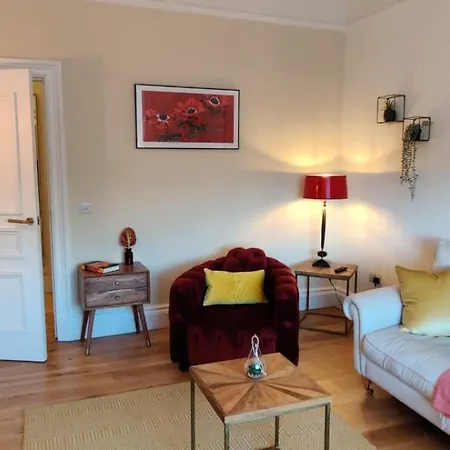 Meadowbank 3-bed Apartment Edinburgh