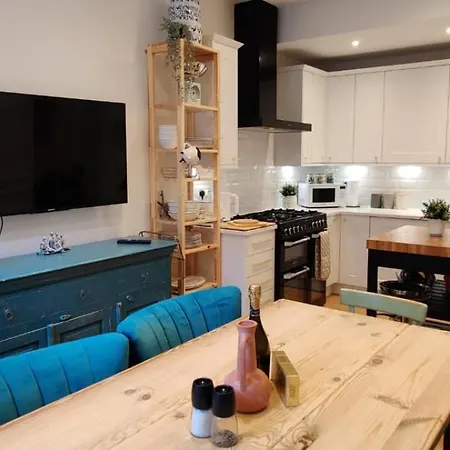 Meadowbank 3-bed Edinburgh