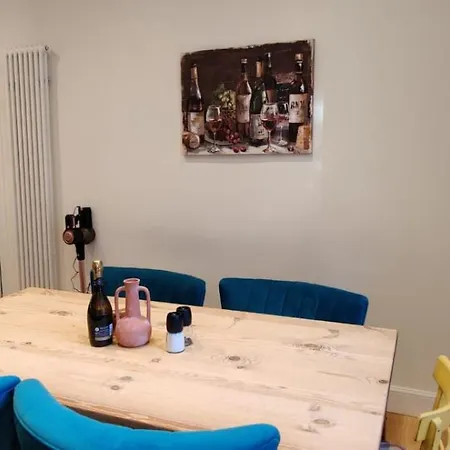 Meadowbank 3-bed Apartment *